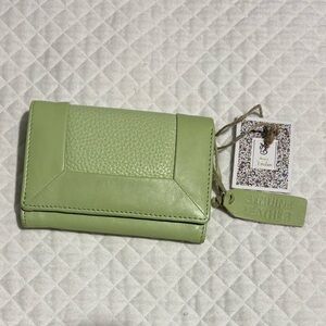 Kane M Women’s Sleek Light Green Leather Wallet NWOT